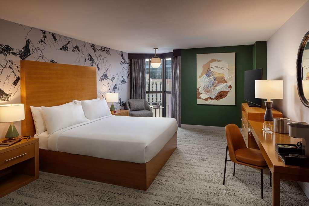 Whitney Peak Reno, Tapestry Collection By Hilton Reno